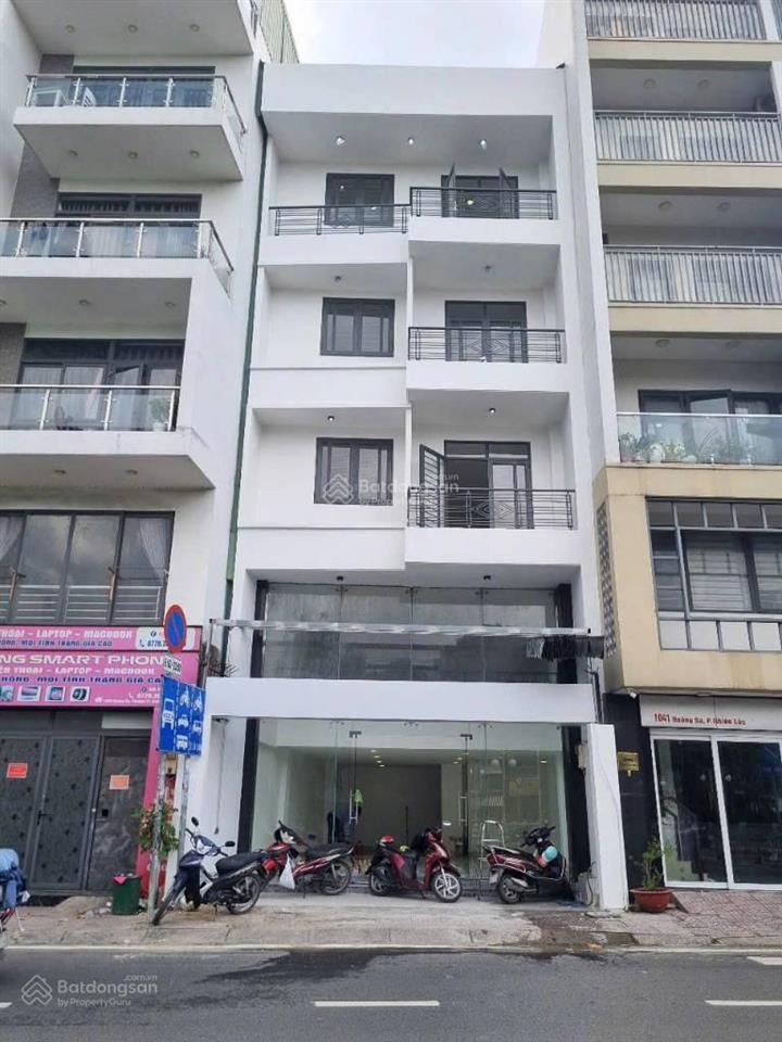 Bán gấp mt nguyễn gia trí  kc 1 hầm 7 tầng  dt 8 x 20m  hdt 300tr/tháng  giá 59 tỷ