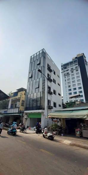 Đầu tư gấp mặt tiền 18m calmette, hđt 500 triệu/tháng, giá 300 tỷ