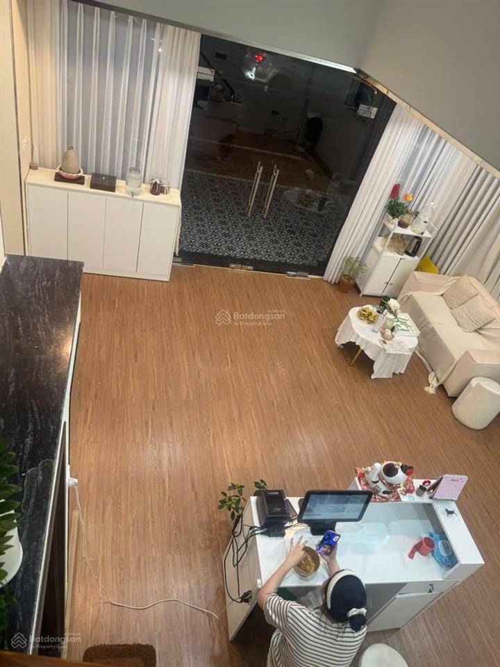 Nhà mặt tiền  2 mặt tiền trường sa  dt 7 x 6 cn 40 m2  kc 5 lầu  giá 13 tỷ