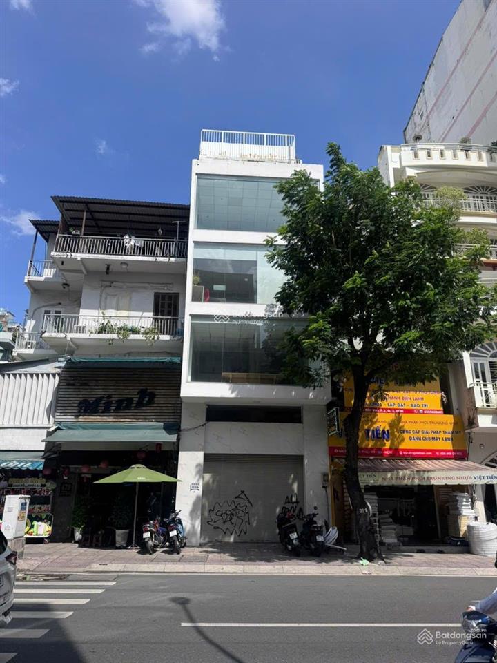 Chính chủ cần bán gấp mặt tiền cách mạng tháng 8, dt 5x16m, hđt 70 tr/tháng, gía 20 tỷ