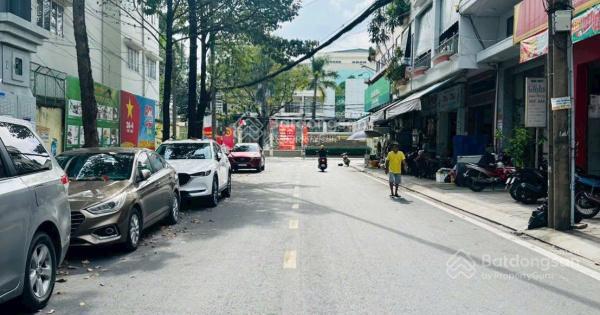 Bán rất gấp nhà siêu khan hiếm mặt tiền hai bà trưng  dt 10 x 25m  2 lầu  giá bán 67 tỷ tl
