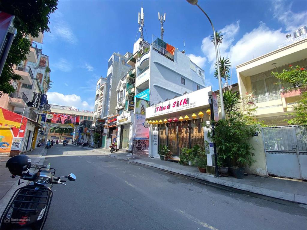 Bán gấp mặt tiền bùi viện q1  dt 6.6m x 20m  hđt 110tr/th  giá 45,2 tỷ