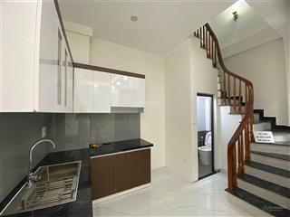 Lô góc  nhà cầu giấy, xây 3 tầng, mặt tiền 3m giá 6 tỷ