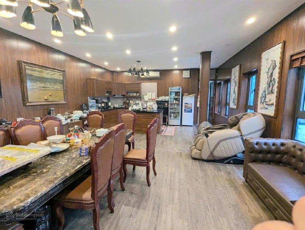 Bán nhà dt 90m, 7 tầng mặt phố lạc long quân tây hồ, lô góc, kinh doanh, view hồ tây cực chill!