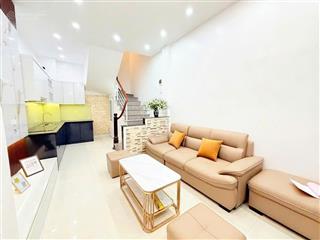 Bán nhà lạc long quân, tây hồ. dt 38m, 5 tầng, gần hồ tây, an sinh tốt!