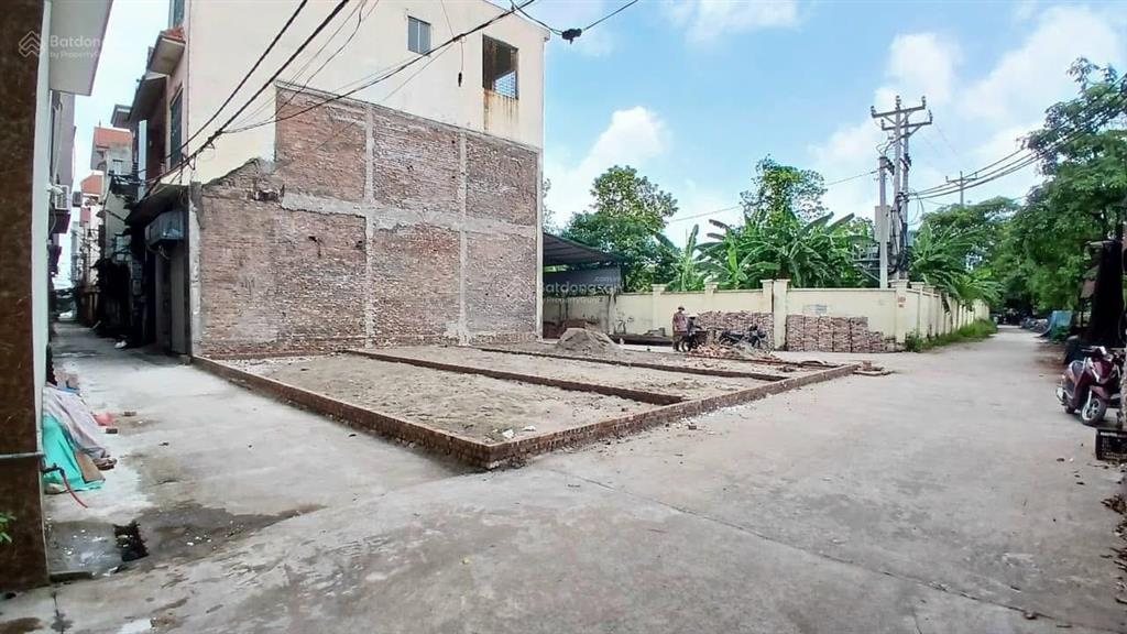 Bán 52.8m2 bìa làng vân hà, vị trí kinh doanh, đường 8m
