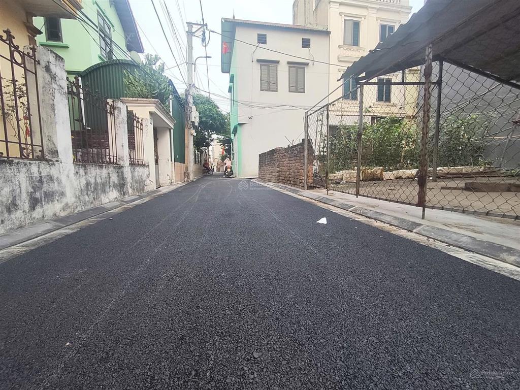 Bán lô 50m2 thôn vệ, nam hồng. đường thông thoáng, giáp khu đô thị urban city