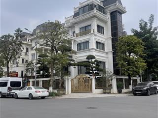 Chính chủ bán gấp biệt thự dịch vọng, cầu giấy 236m2 4tầng mt 30m ô góc, thang máy, giá tốt 86 tỷ