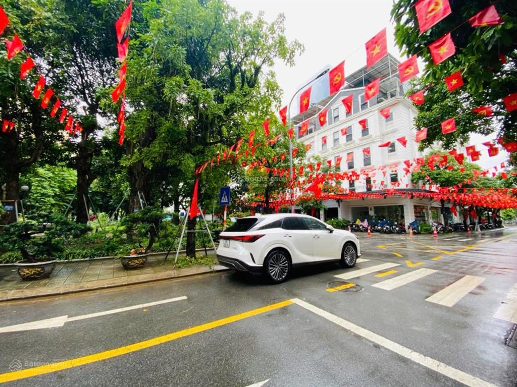 Chính chủ bán gấp mp mạc thái tổ, cầu giấy 121m2 6tầng mt 6m, ô góc, thang máy giá 64 tỷ 0939 760 ***