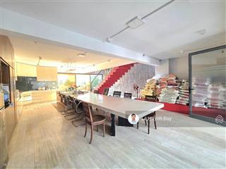 Biệt thự  8 x 18m  ngộp bank 12,5 tỷ  4 tầng  bình thạnh