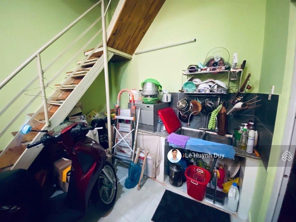 Phú nhuận  33m2  nở hậu  hẻm thông  ở ngay  4.5 tỷ