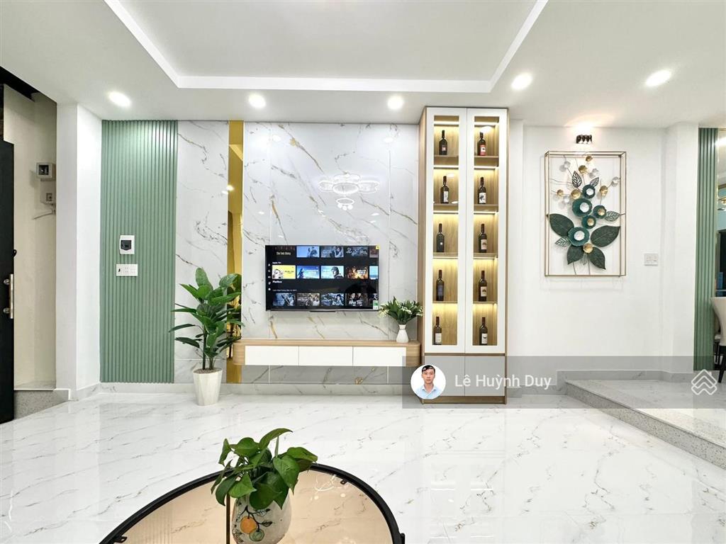 Hoàng hoa thám  55m2  ngang 4m  hẻm xe hơi,  đường 6m + vỉa hè  9,8 tỷ