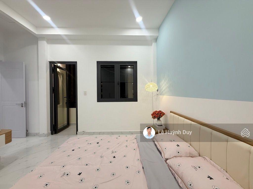 Hoàng hoa thám  55m2  ngang 4m  hẻm xe hơi,  đường 6m + vỉa hè  9,8 tỷ
