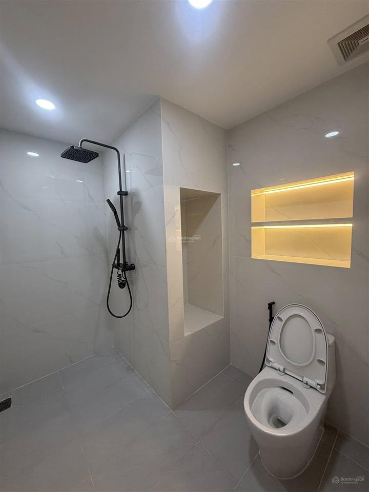 Bán gấp nhà mặt tiền 107 đặng chất, quận 8, giá 11 tỷ 700 triệu