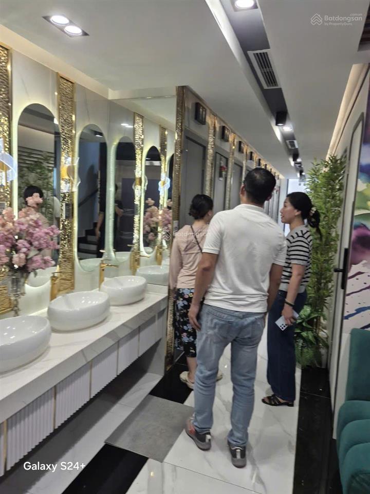 Hh 1% bán gấp nhà riêng tại cao thắng, 11 tỷ, 60m2, 300m2 sử dụng, thang máy, ngay trung tâm q3