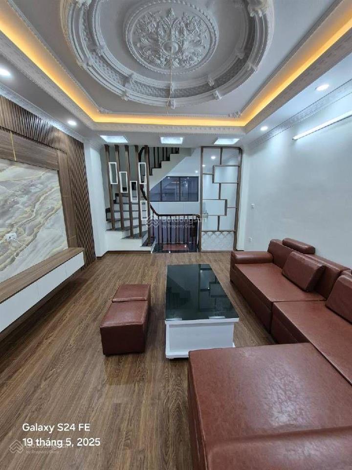 Chính chủ gửi bán nhà thường tín dt 50 m2 giá hơn 4 tỷ ô tô đỗ của vị trí đẹp sổ đỏ lâu dài