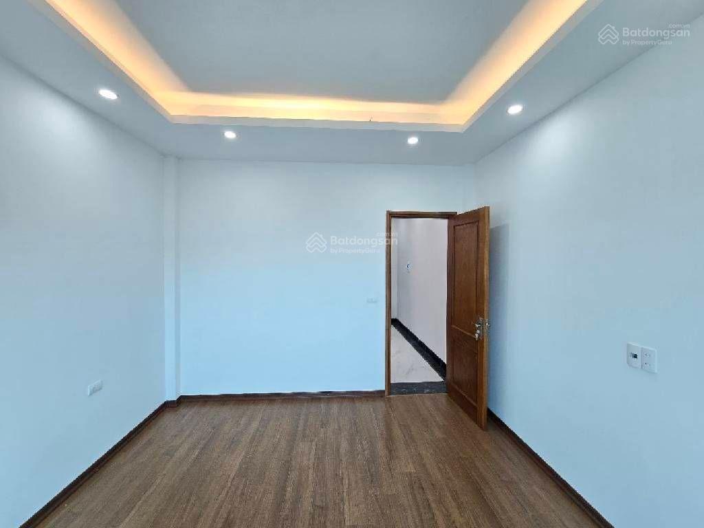 Chính chủ gửi bán nhà thường tín dt 50 m2 giá hơn 4 tỷ ô tô đỗ của vị trí đẹp sổ đỏ lâu dài