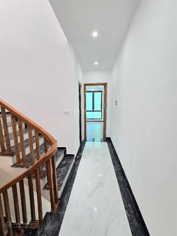 Chính chủ gửi bán nhà thường tín dt 50 m2 giá hơn 4 tỷ ô tô đỗ của vị trí đẹp sổ đỏ lâu dài