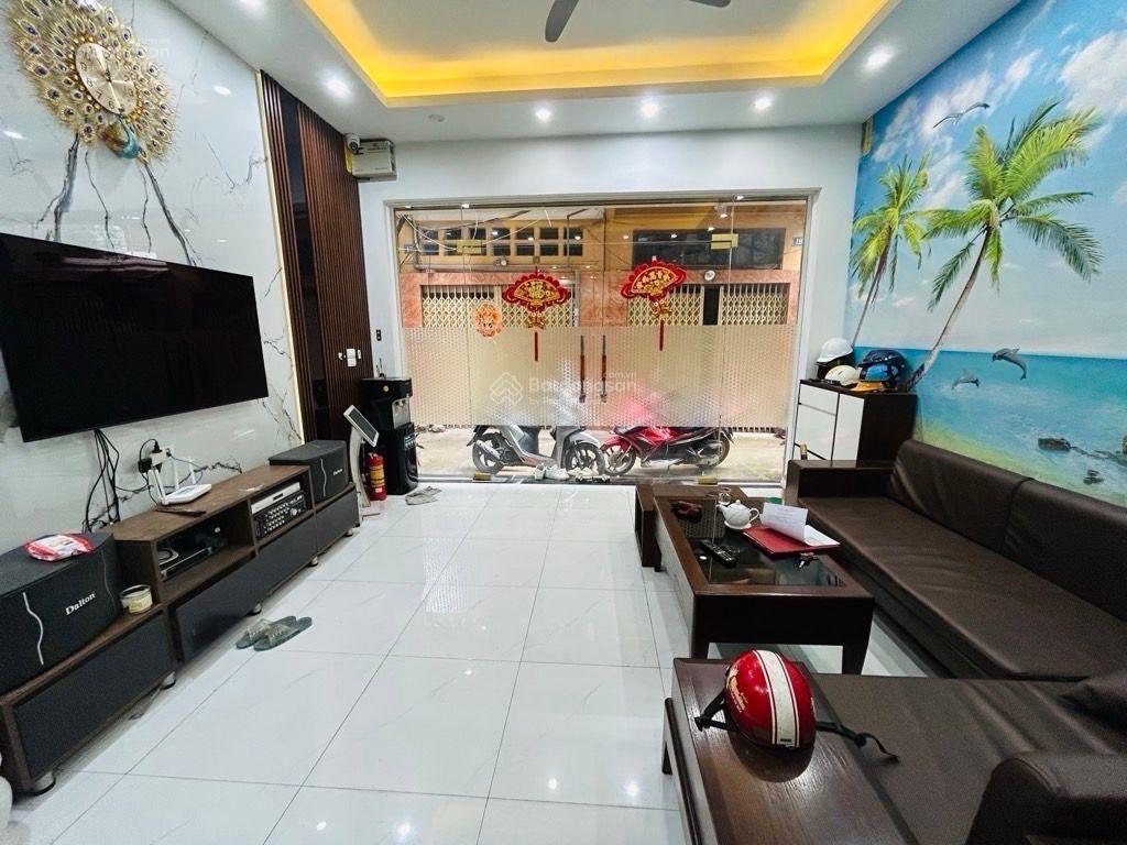 Hai bà trưng  phân lô yên lạc  lô góc 3 thoáng 5 tầng thang máy full nội thất nhà dân xây