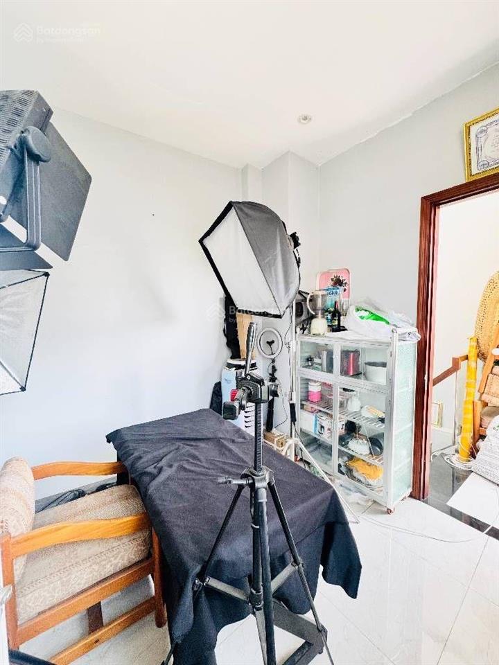 Bán nhà đẹp 4 tầng hxh quay đầu  ngay công viên gia địnhkhu vip nguyễn kiệm