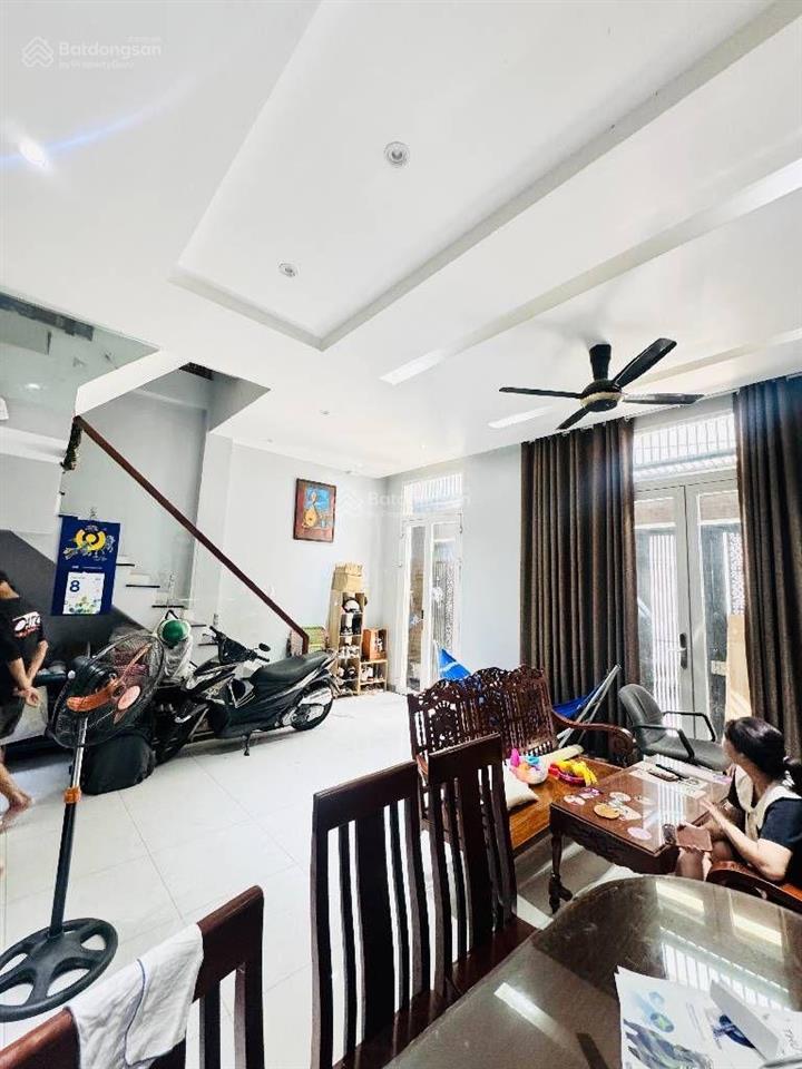 Bán nhà đẹp 4 tầng hxh quay đầu  ngay công viên gia địnhkhu vip nguyễn kiệm