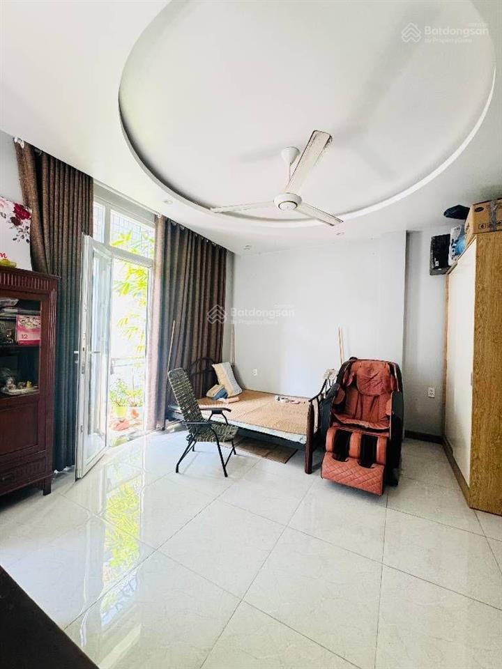 Bán nhà đẹp 4 tầng hxh quay đầu  ngay công viên gia địnhkhu vip nguyễn kiệm