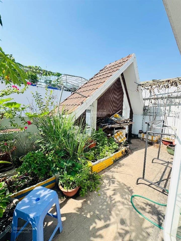 Bán nhà đẹp 4 tầng hxh quay đầu  ngay công viên gia địnhkhu vip nguyễn kiệm