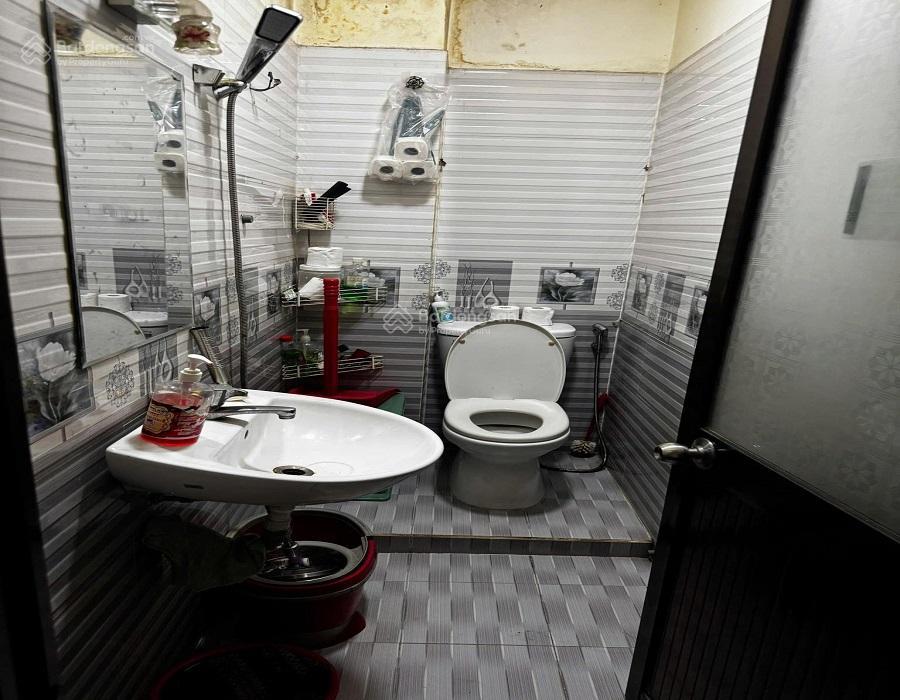 Bán nhà mặt tiền kinh doanh lê tự tài, p4, phú nhuận, 40m2, 5 tầng, giá rẻ