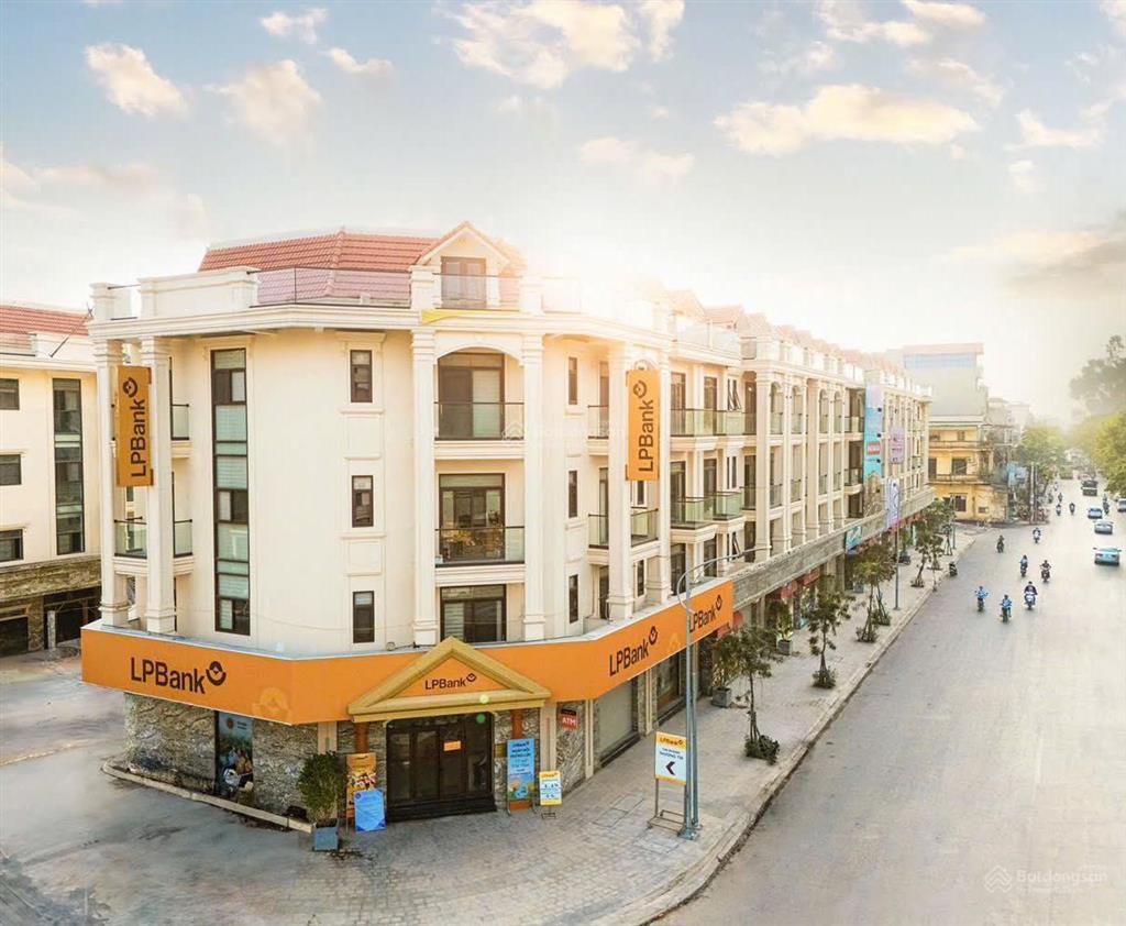 Bán shophouse góc 2 mặt tiền 102m² 5 tầng trung tâm thường tín, kinh doanh cực tốt