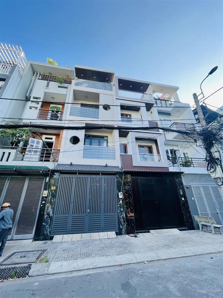 Bán gấp nhà hẻm 8m đô đốc long ngay chợ tân hương ngang 4m ,3 tầng, chỉ 6 tỷ