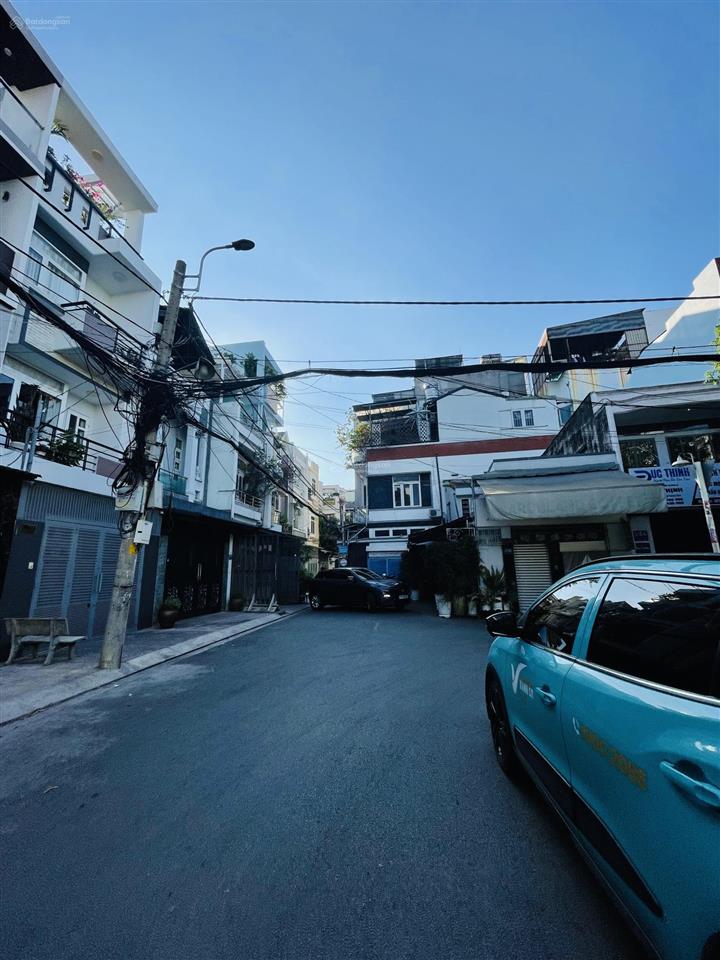 Bán gấp nhà hẻm 8m đô đốc long ngay chợ tân hương ngang 4m ,3 tầng, chỉ 6 tỷ