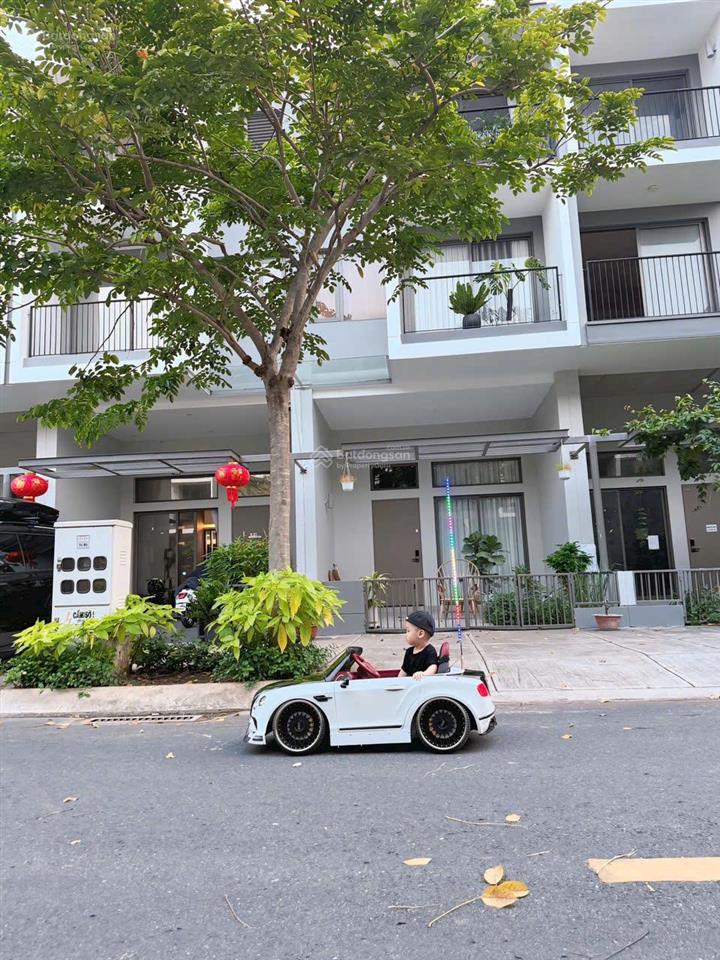 Hiếm khu vsip nhà phố biệt lập, full nội thất xịn, vị trí trung tâm, cho thuê 20  30tr/th