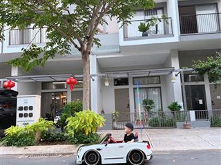 Hiếm khu vsip nhà phố biệt lập, full nội thất xịn, vị trí trung tâm, cho thuê 20  30tr/th
