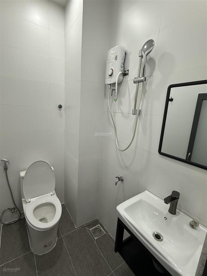 Nhà mới xây 100% full nội thất , không chung chủ