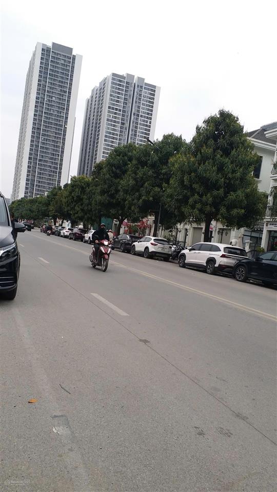 Gia đình cần bán liền kề 93m2 vinhome greenbay, vị trí đẹp, giá tốt