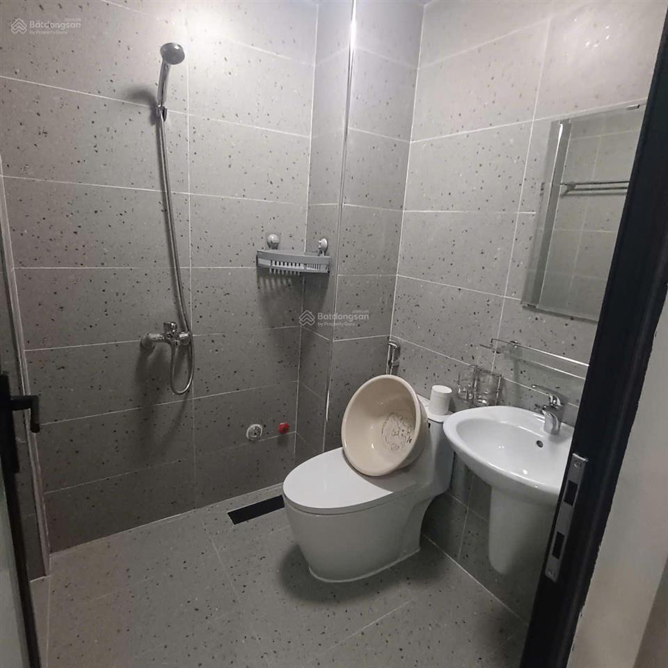 Cho thuê căn hộ ccmn tái định cư ngọc thụy, long biên  32m full đồ 5tr/th