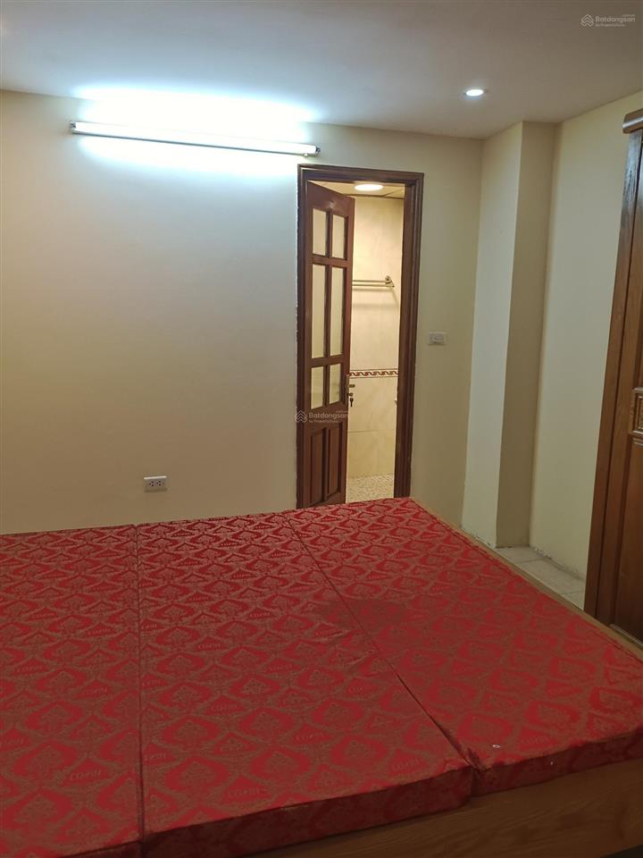Cho thuê căn hộ bồ đề cách phố cổ 800m 80m2 2pn 2wc giá 8tr/th  0941 599 ***