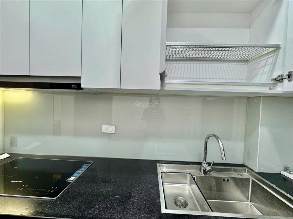 Cho thuê căn hộ mới khai trương 58m tại hồng tiến, bồ đề  full nội thất, có ban công 0941 599 ***