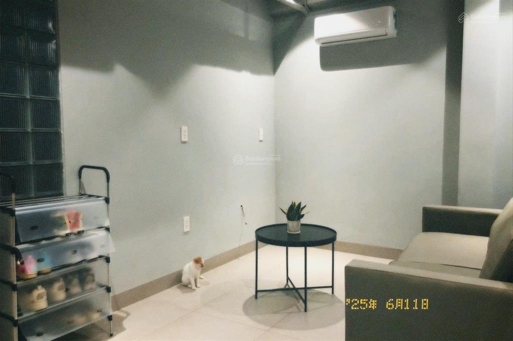 Phố trạm căn hộ ccmn60m (2pn) full đồ ô tô đỗ cửa! gần phố trạm  aeon mall