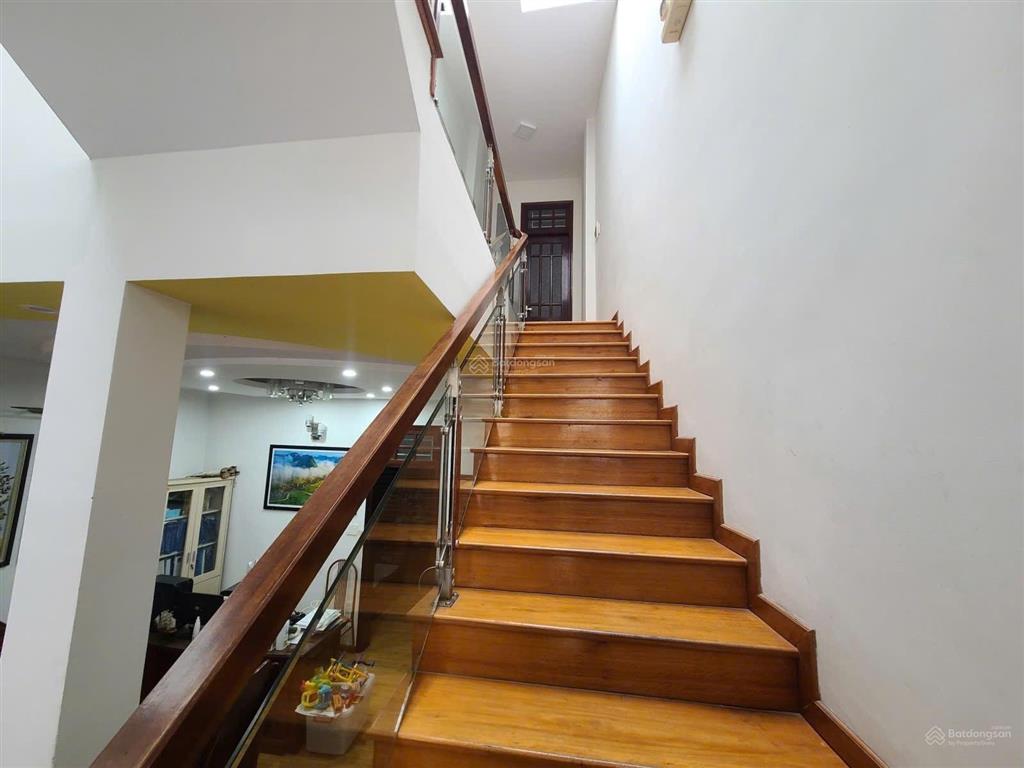 Bán nhà kiêt 3tầng oto né nhau kiêt ông ích khiêm sát biển dt118m giá 11ty8 tl  0935 634 *** an