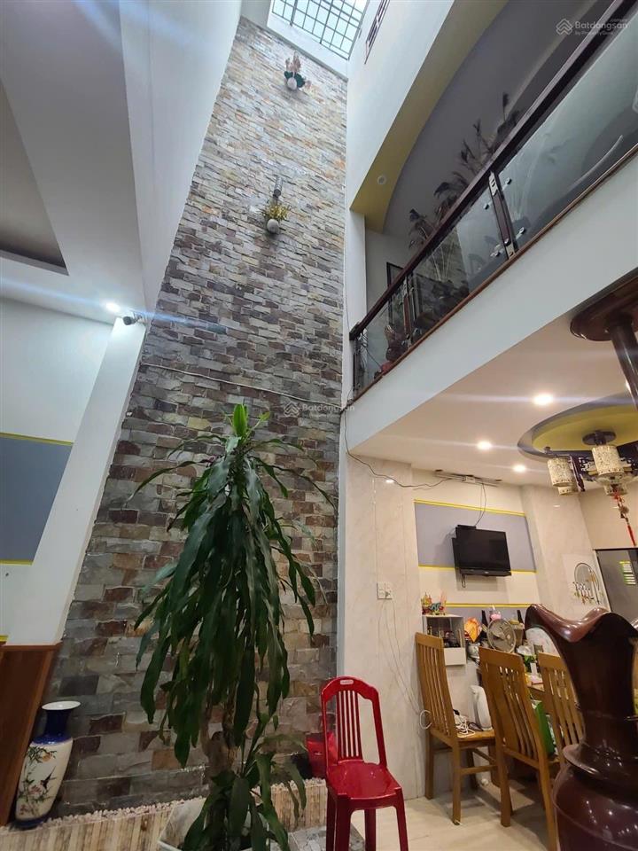 Bán nhà kiêt 3tầng oto né nhau kiêt ông ích khiêm sát biển dt118m giá 11ty8 tl  0935 634 *** an