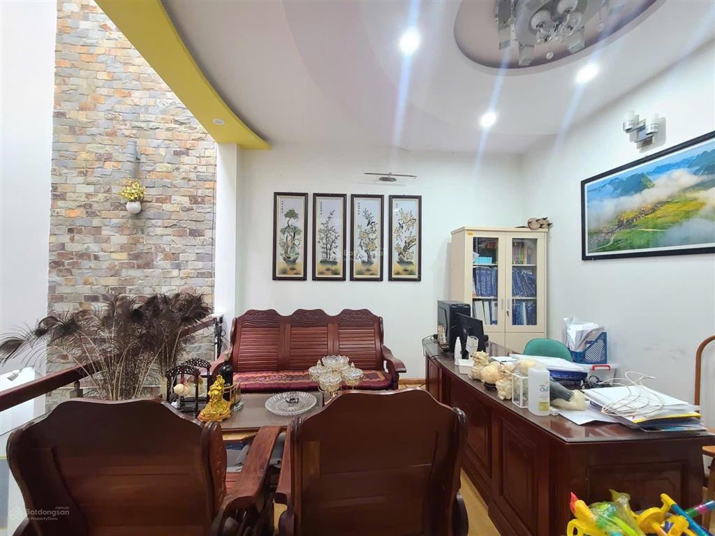 Bán nhà kiêt 3tầng oto né nhau kiêt ông ích khiêm sát biển dt118m giá 11ty8 tl  0935 634 *** an