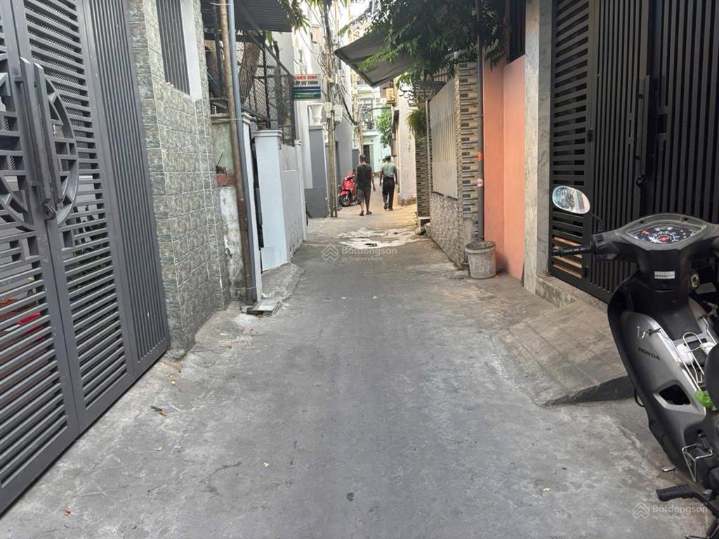 Chỉ 4ty950 bán sẻ có căn nhà ngay biển mân thái, sơn trà.  0935 634 ***