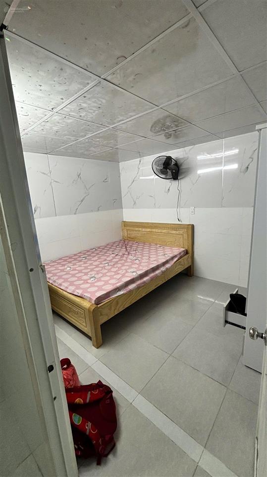 Nhà mê lửng nại hiên đông sơn trà  dt 72 ngang4m đường 5m5 lề 3m
3phòng ngủ 2wc vvvvv
giá bá