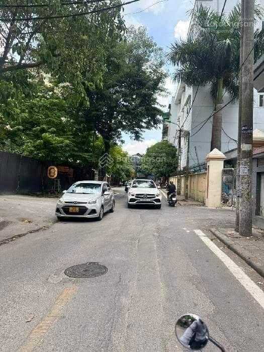 Đất đẹp 66m2 phố đội nhân  phân lô cán bộ  ô tô vào nhà.