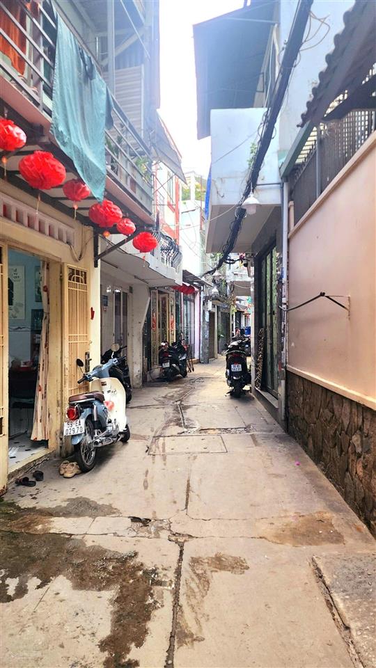 Bán nhà riêng ngay bờ kè trường sa, phú nhuận, giá 92tr/m