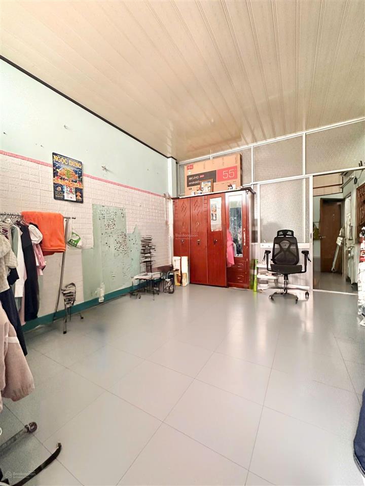 Bán nhà riêng ngay bờ kè trường sa, phú nhuận, giá 92tr/m