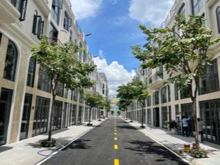 Nhà phố sen vàng phòng mới 100% ưu đãi khủng