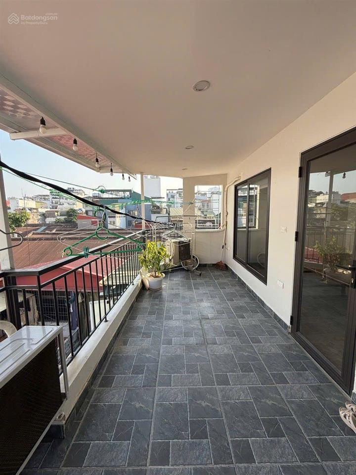 Bán nhà phố lê văn hưu quận hai bà trưng. diện tích 30m2. xây dựng 6 tầng kiên cố. mt 6 m