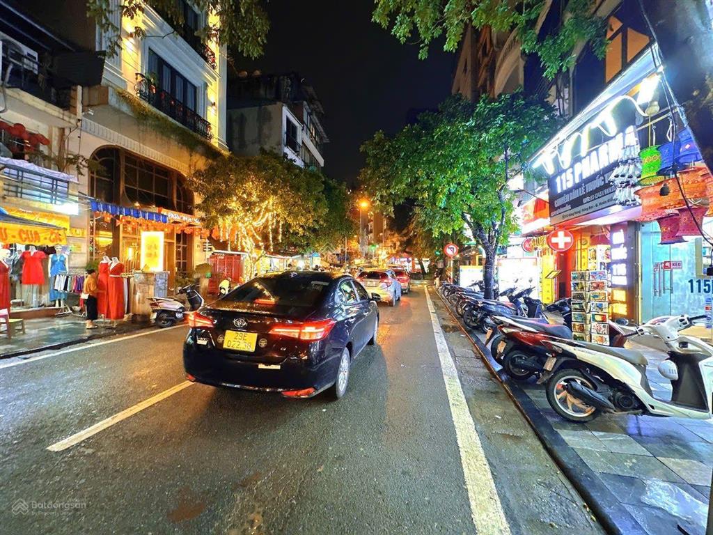 Bán nhà mặt phố hàng thùng hoàn kiếm, hà nội
diện tích 60m
xây dựng 4 tầng
mặt tiền 4,1m